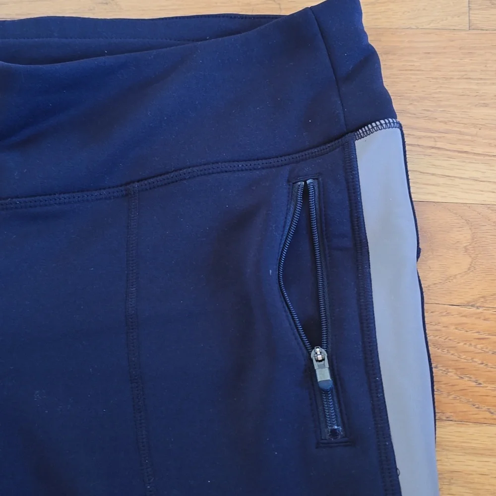 Athleta Navy Street To Summit Fleece Lined Leggings- M - Picture 4 of 9